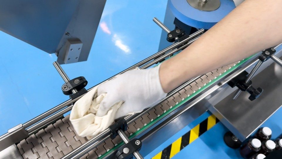 Tablet and capsule counting line maintenance